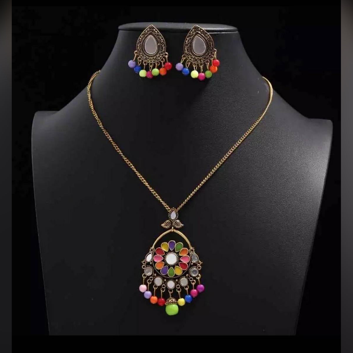 Antique Classy Trendy Vintage Elegant Set - 2 X Earring & 1 X Necklace