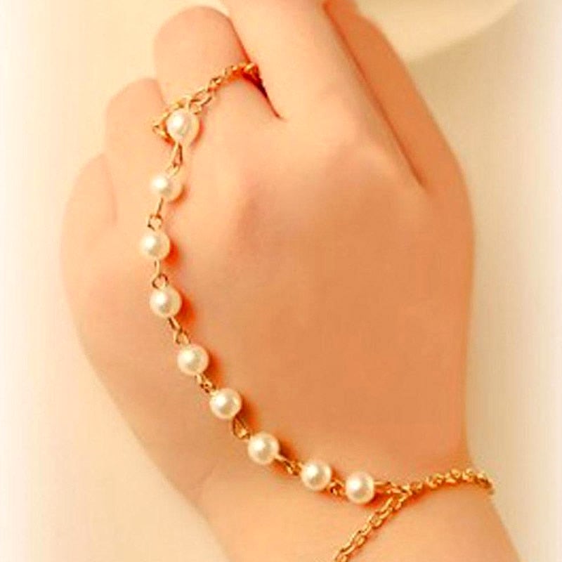Trendy High Class Link Ring For Women – Accessories Online in Pakistan | Hanaya