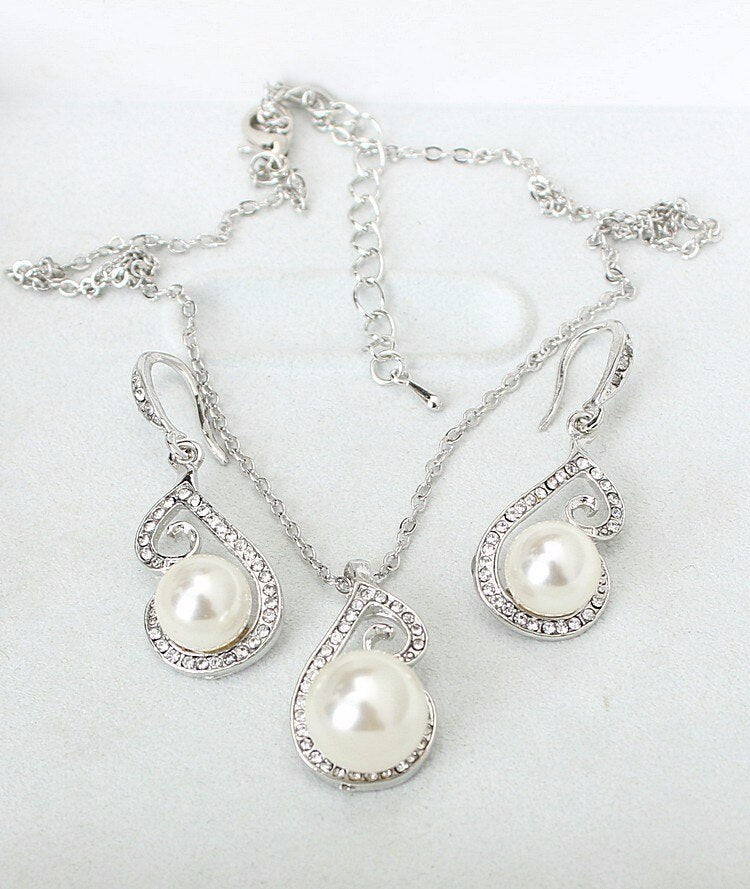 Trendy Classy Pearl Crystal Crystal Earring & Necklace Jewelry Set – Image 2 of 3