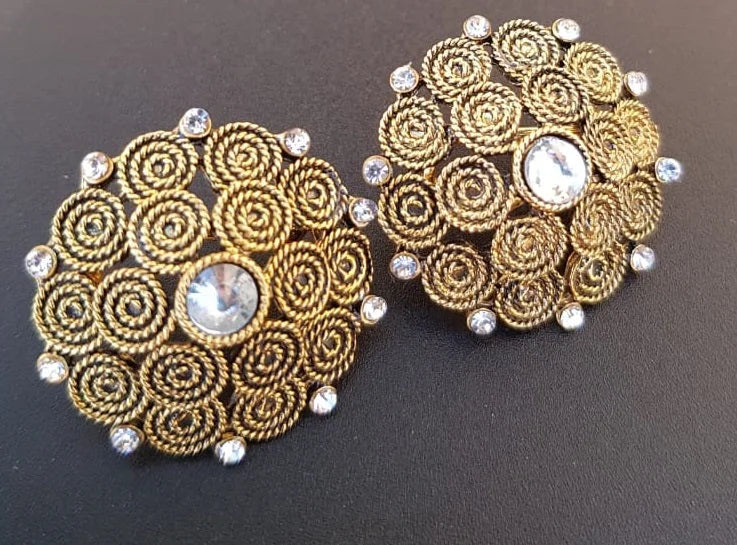 Trendy 1 Inch Flower Unique Shape Fashionable Classy Earring – Detail View – Earrings for Women Pakistan | Hanaya