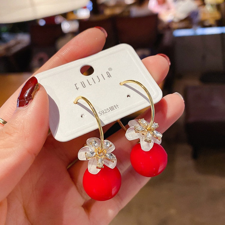 High Quality Flower Petal Crystal Trendy Elegant Earring For Girls – Earrings Online in Pakistan | Hanaya