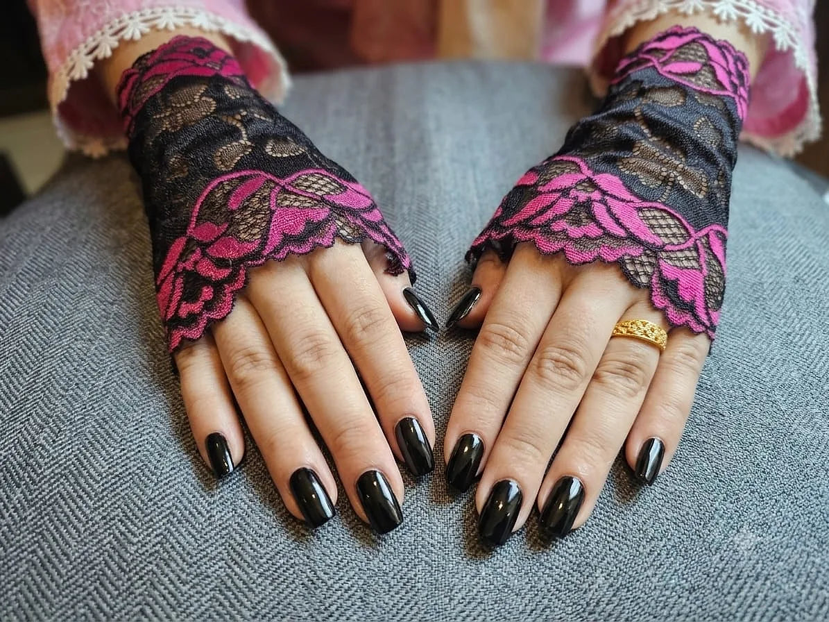 Fishnet Lace Hollow Till Wrist Elasticity Gloves Fashionable Women Gloves (Without Thumb Hole)