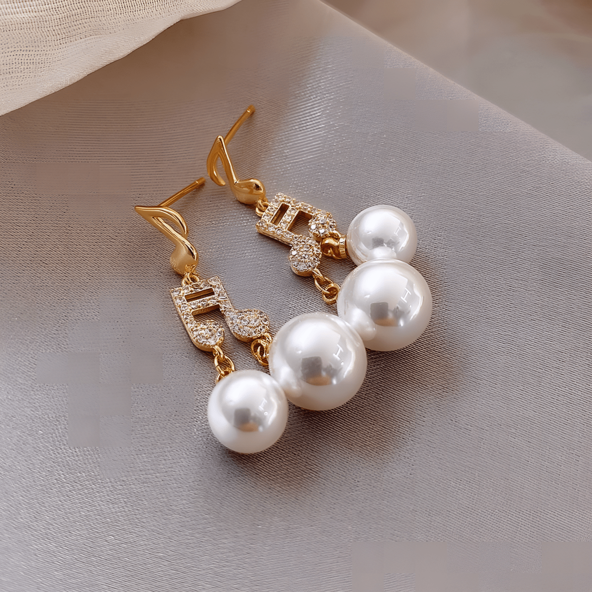 Pair Of Small High Quality Korean Pearls Musical Elegant Stylish Earring - Hanaya Store